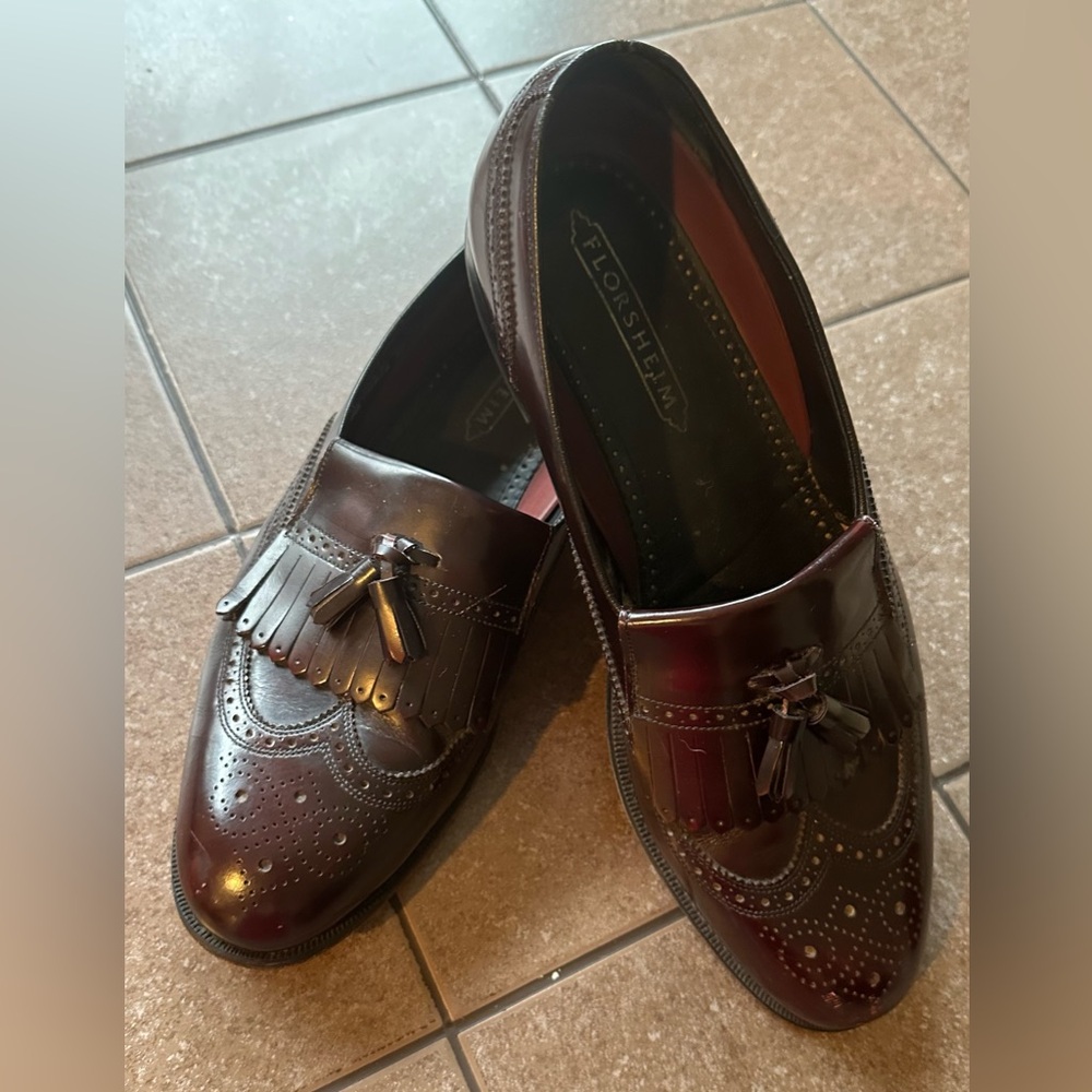 Florsheim Comfort Tech Men's Burgundy Wingtip Loafer Tassel  Almond Toe.